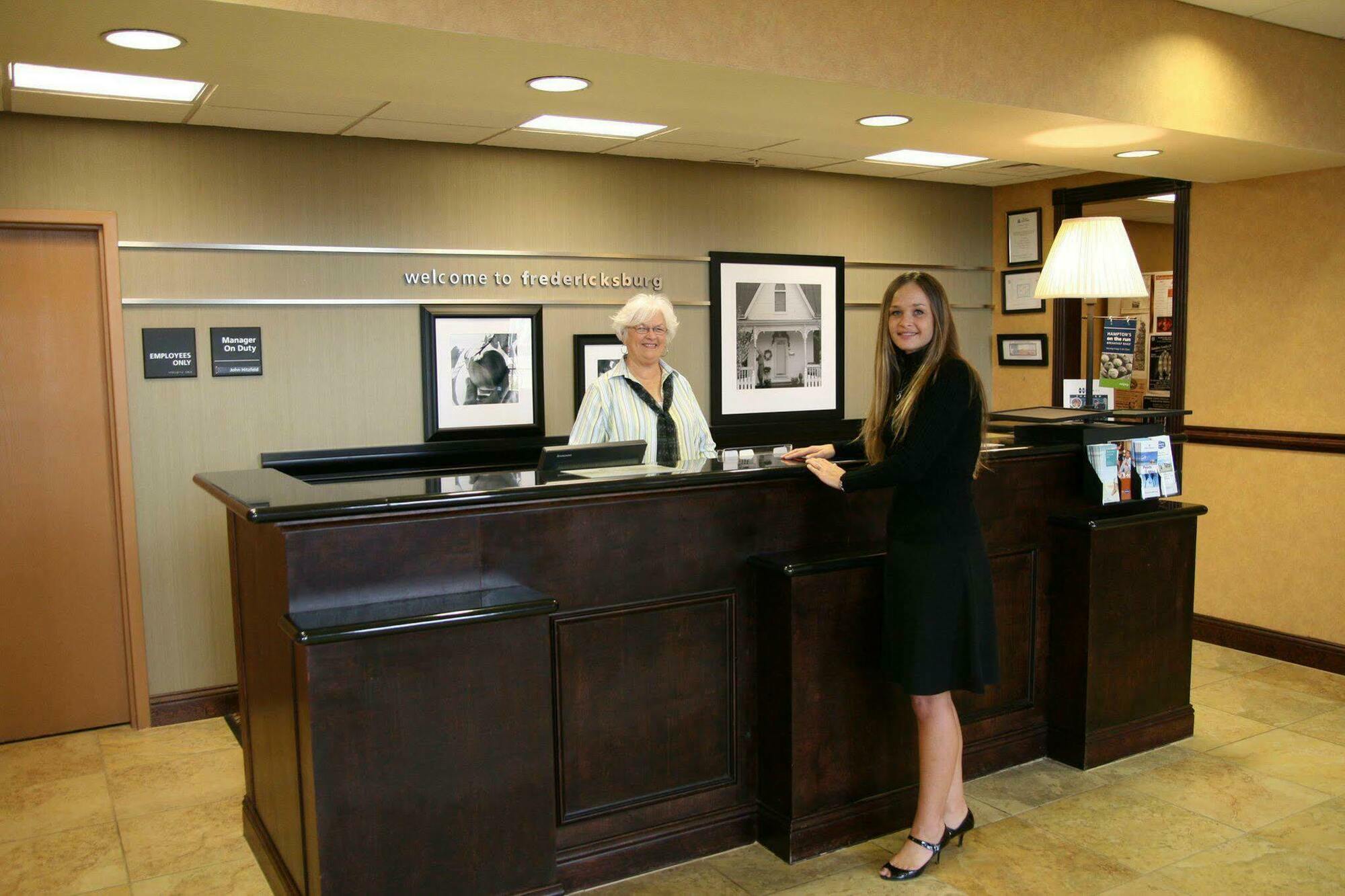 Hampton Inn & Suites Fredericksburg Interior foto